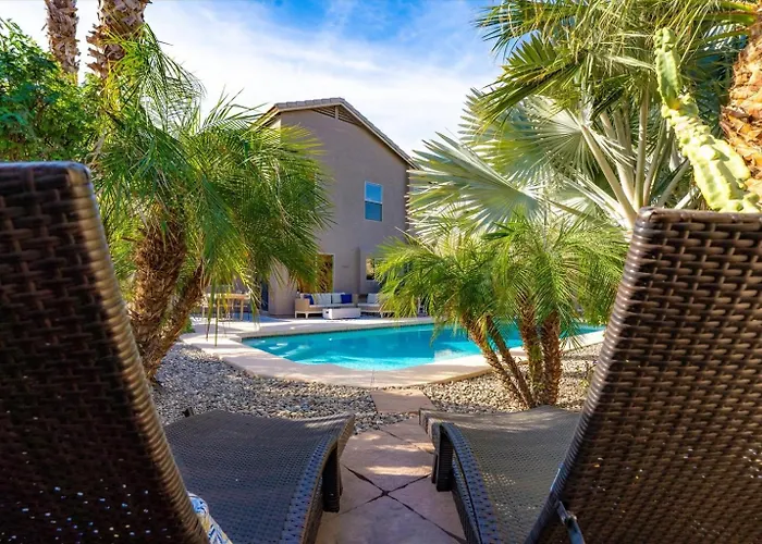 Holiday home Resort-style Oasis With Heated Pool
